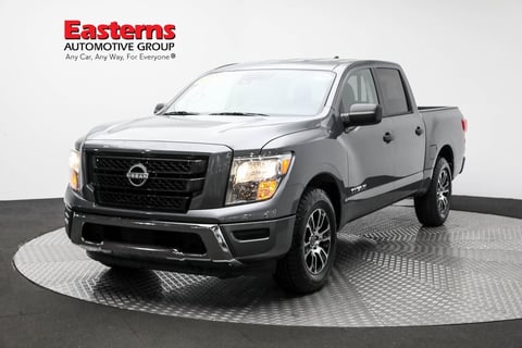 2023 Nissan Titan SV