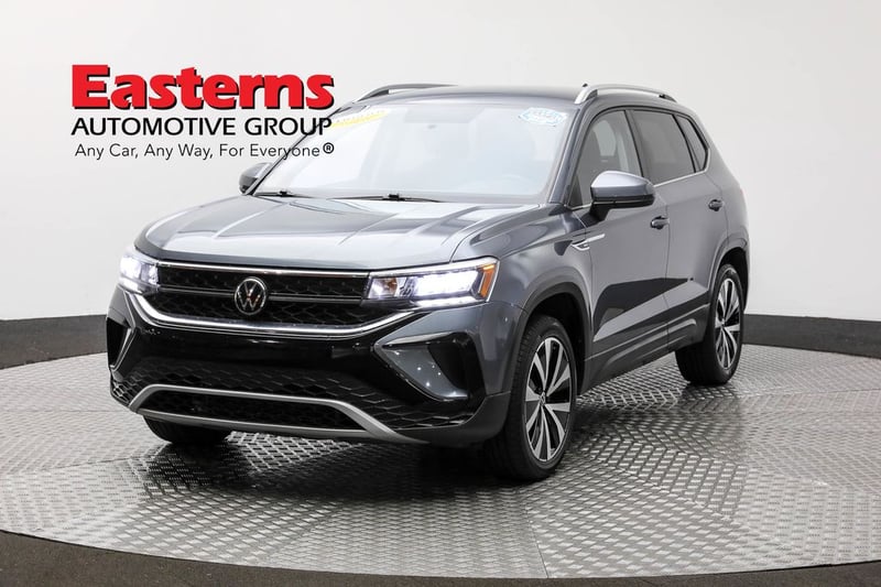 Used 2022 Volkswagen Taos SE with VIN 3VVRX7B28NM085153 for sale in Sterling, VA