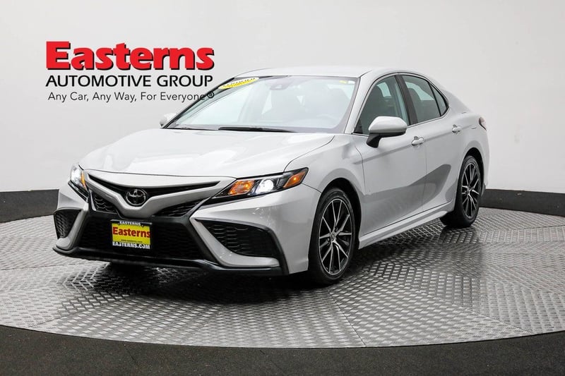 Used 2022 Toyota Camry SE with VIN 4T1G11AK3NU061310 for sale in Sterling, VA