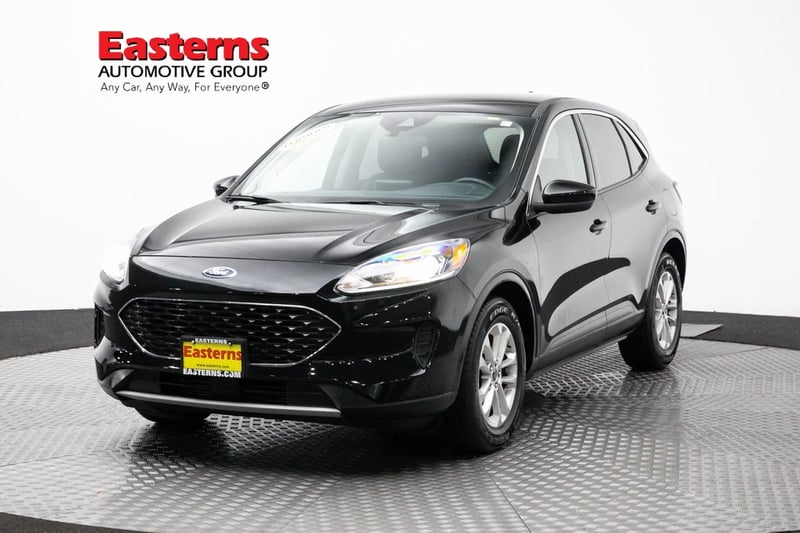 Used 2020 Ford Escape SE with VIN 1FMCU0G63LUB18791 for sale in Sterling, VA