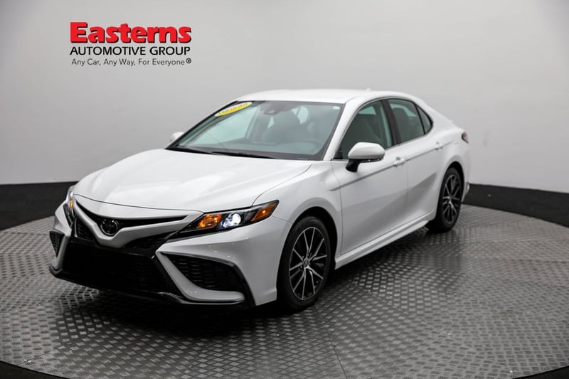 Used 2022 Toyota Camry SE with VIN 4T1T11AK1NU688666 for sale in Sterling, VA