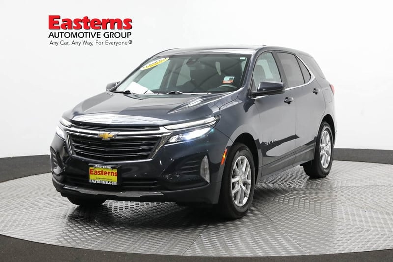 Used 2022 Chevrolet Equinox LT with VIN 2GNAXKEV2N6147488 for sale in Sterling, VA