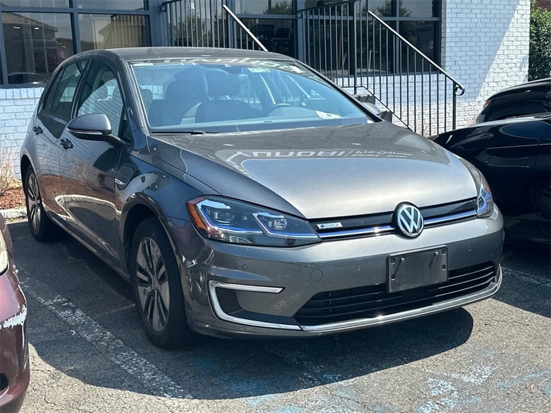 Used 2018 Volkswagen e-Golf e-Golf SEL Premium with VIN WVWPR7AU7JW907325 for sale in Fairfax, VA