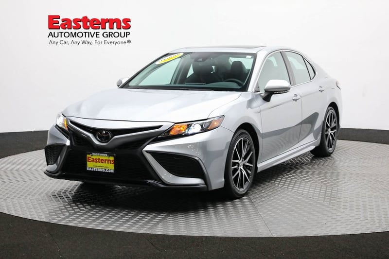 Used 2022 Toyota Camry SE with VIN 4T1T11AK0NU076345 for sale in Sterling, VA