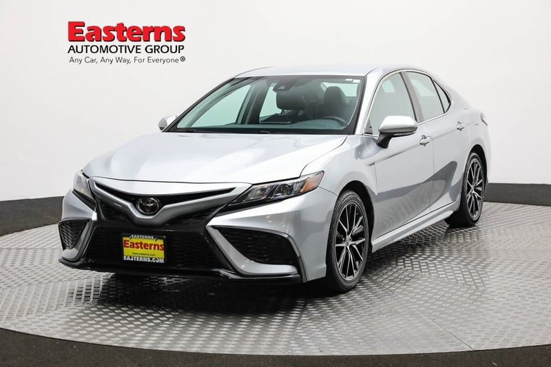 Used 2022 Toyota Camry SE with VIN 4T1G11AK3NU664337 for sale in Sterling, VA