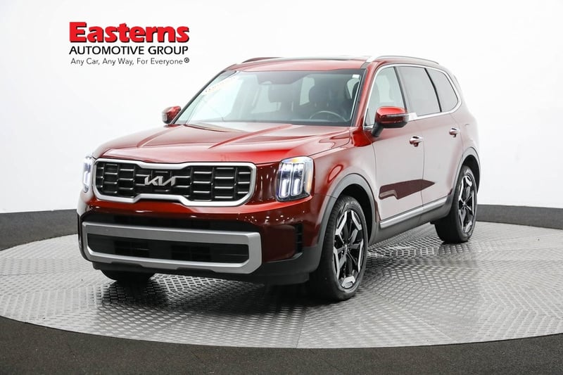 Used 2023 Kia Telluride S with VIN 5XYP6DGC2PG392651 for sale in Sterling, VA