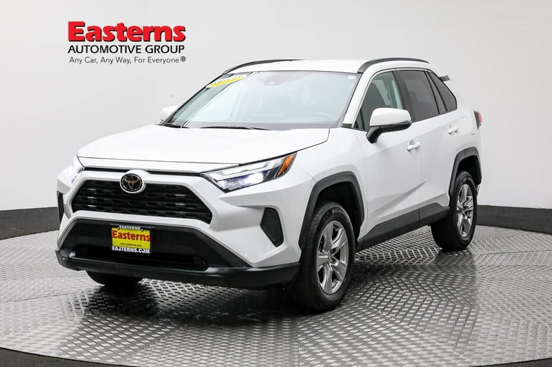 Used 2022 Toyota RAV4 XLE with VIN 2T3W1RFV5NW209039 for sale in Sterling, VA